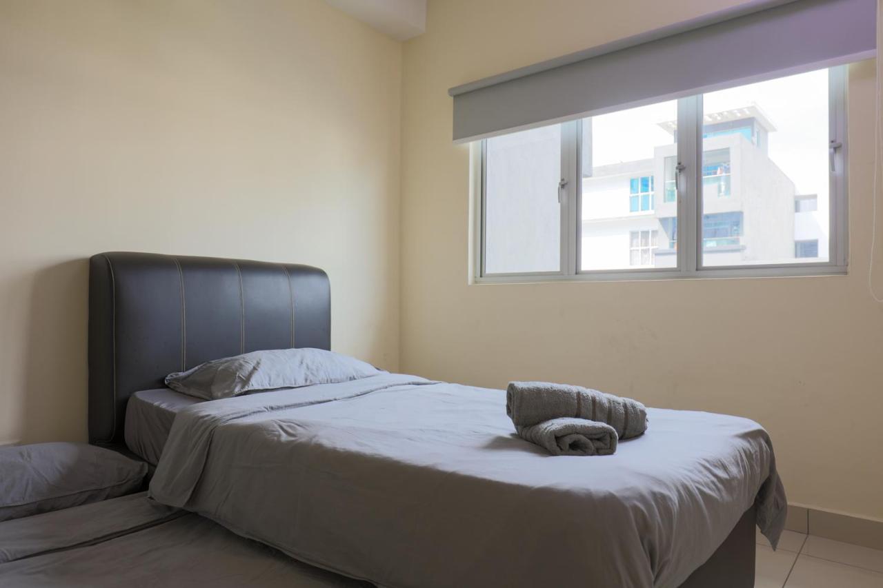 Cozy 2 Bedroom W Pool - 6 Pax - Kajang Dış mekan fotoğraf